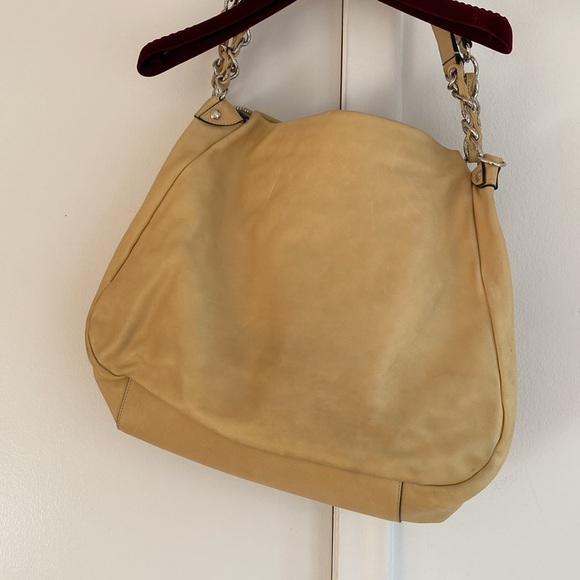 Chanel tote - Picture 6 of 16